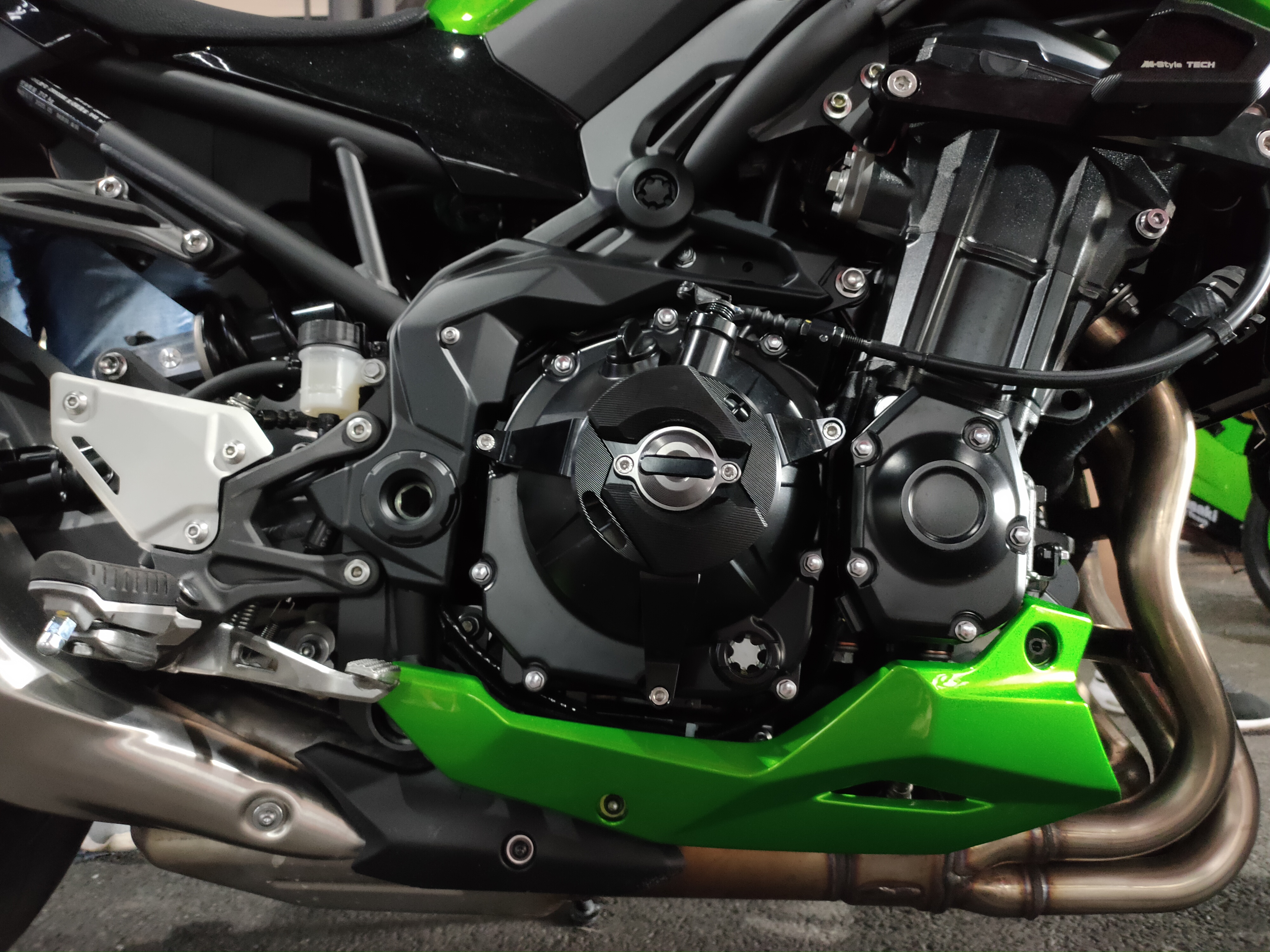 Kawasaki Z 900 Motorschutz Schutzabdeckung Sturzpads Engine Slider ab 2017-
